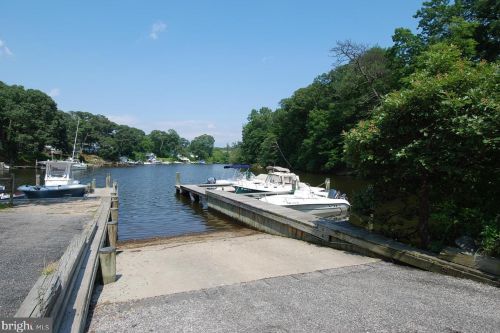 281 Shakespeare Dr, Severna Park MD 21146-2150 exterior