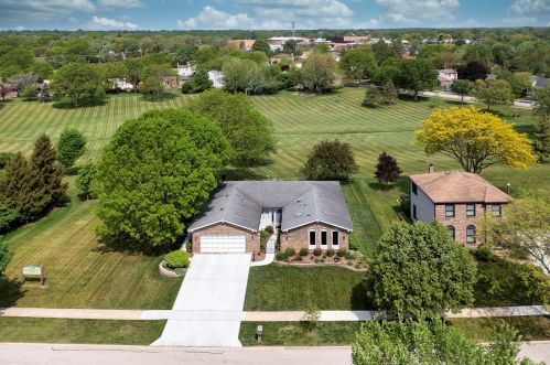 640 Peregrine Dr, Palatine, IL 60067-7006