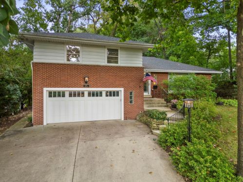 651 Roger Rd, Glendale Heights, IL 60137-4240