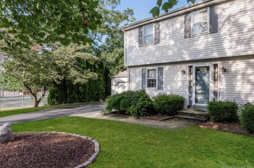 56 Main St, East Hampton, CT 06424-1029