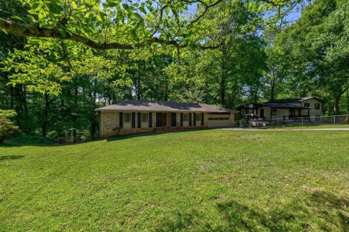 4024 Longview Dr, Atlanta GA  30341-1506 exterior