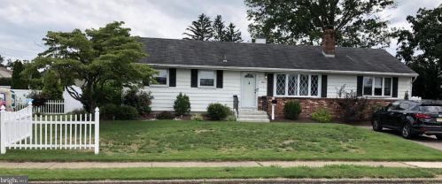 15 Englewood Blvd, Trenton, NJ 08610-1018