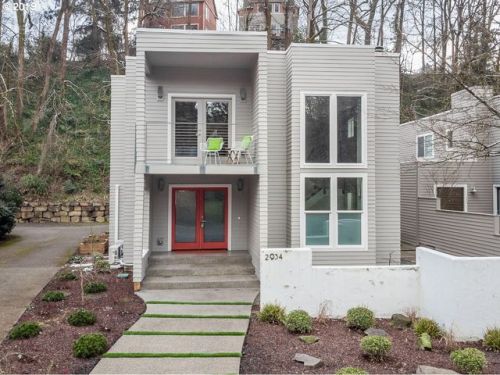 2934 Berkeley Pl, Portland, OR 97202-8931