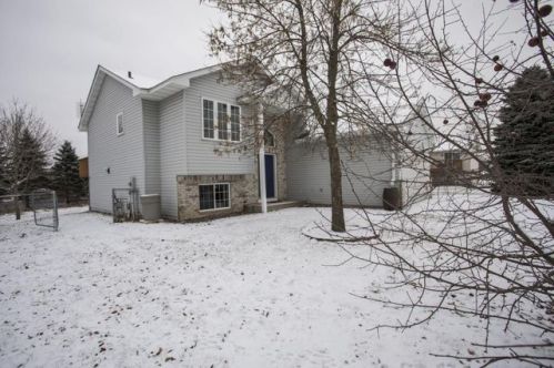 17693 308th St, Shafer, MN 55074-9686