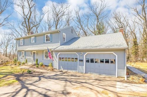27 Timber Trl, Wapping, CT 06074-2826