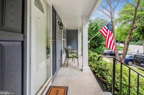 10441 Todman Landing Ct, Springfield, VA 22015-2562