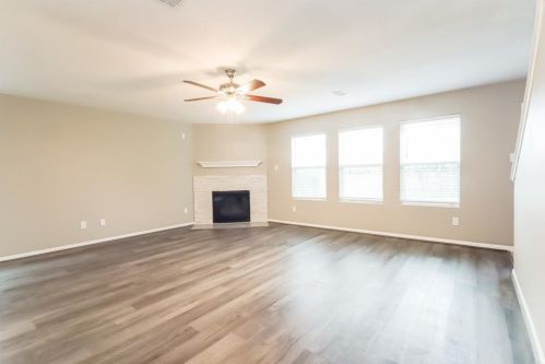 9822 Climbing Tree St, Conroe TX  77385-3793 exterior