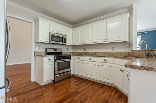 77 Pebble Creek Dr, Newnan, GA 30265-2773