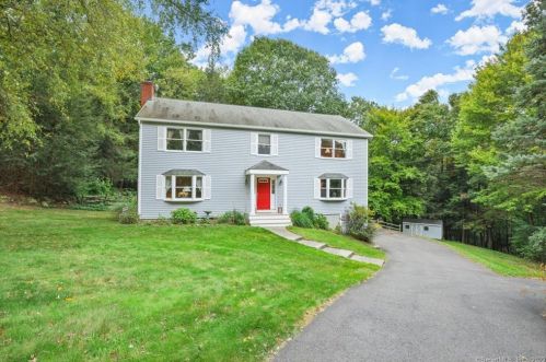 174 Thoreau Dr, Huntington, CT 06484-1659
