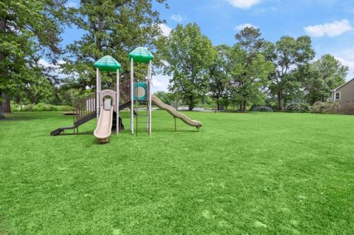 302 Brk Holw Dr, Conroe TX  77385-9107 exterior