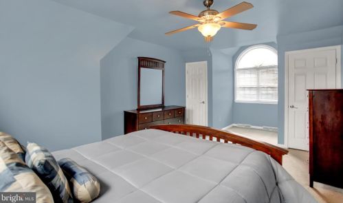 16 Mill Pond Dr, Lancaster PA  17603-7411 exterior