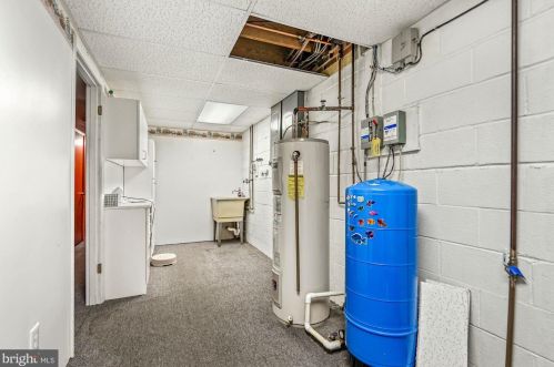 7301 Lackawanna Dr, Springfield VA  22150-4418 exterior