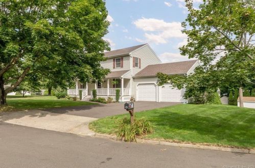 10 Deer Run Trl, Milford, CT 06461-2471