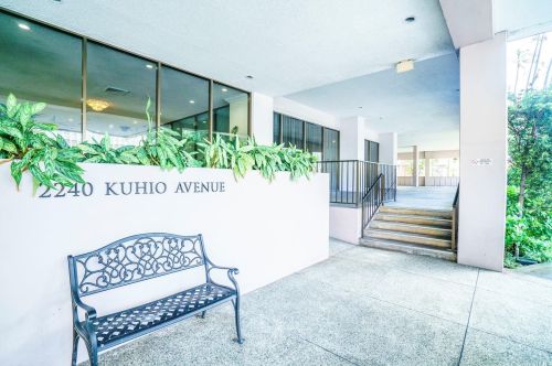 2240 Kuhio Ave, Honolulu HI  96815-2898 exterior
