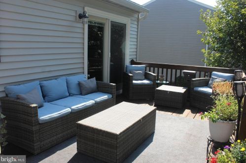 2482 Creek View Dr, Lancaster PA  17602-1451 exterior