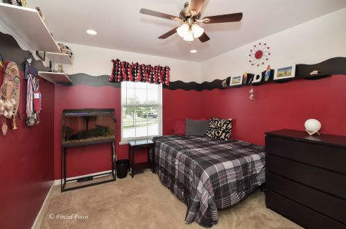 1690 Rockport Rd, Pingree Grove IL  60140-9062 exterior