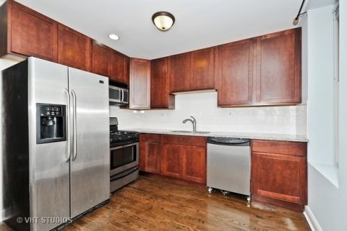 1450 Campbell Ave, Chicago, IL 60622-1752