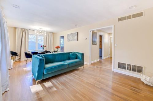 2566 Dewey Ave, Atlanta GA  30344-1048 exterior