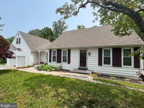 8903 Hooes Rd, Lorton, VA 22079-3004