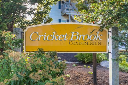137 Cricketbrook, Dover, NH 03820-3888