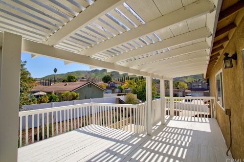 3071 Wicklow Dr, Riverside CA  92503-5806 exterior