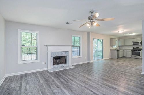 6670 Shady Ridge Ln, Austell, GA 30168-5731