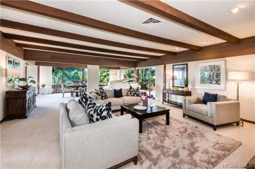 670 Hakaka Pl, Honolulu, HI 96816-4767