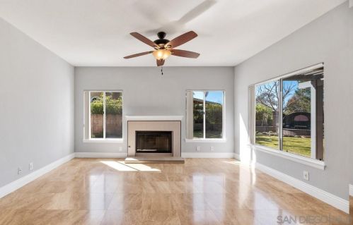 1597 Parkview Dr, Vista CA  92081-8750 exterior