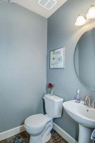 1102 Ptarmigan Dr, Woodland Park CO 80863-8004 exterior