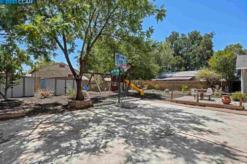 2060 Belmont Rd, Concord CA  94520-3902 exterior