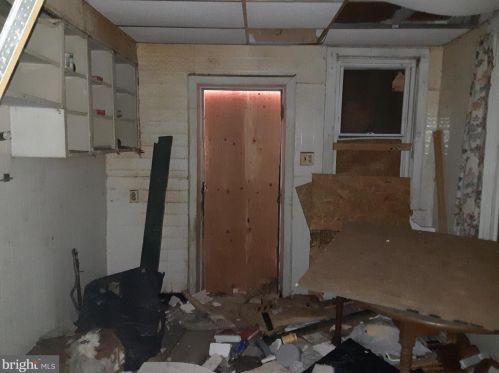 1063 Langham Ave, Camden NJ 08103-2818 exterior