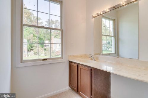 5901 Oakland Park Dr, Springfield VA  22015-2442 exterior