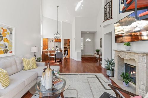 31 Del Perlatto, Irvine CA  92614-5359 exterior