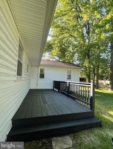 1712 Maryland Ave, Shady Side MD 20764-9750 exterior