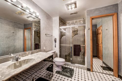 331 Ridgemoor Dr, Willowbrook IL  60527-5419 exterior