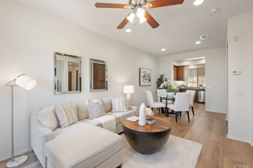 26 Full Moon, Irvine CA  92618-8843 exterior