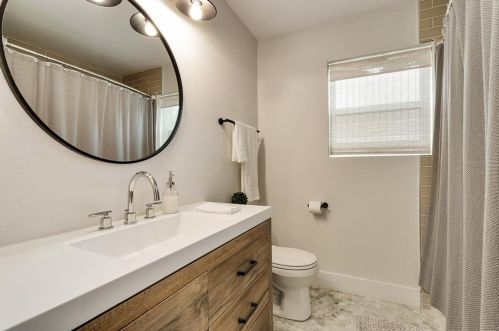 3813 Kelvin Ave, Fort Worth TX  76133-2947 exterior