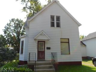 809 Market St, Bloomington, IL 61701-2845