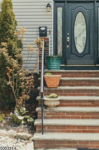 26 Peachtree Rd, Maplewood NJ  07040-1931 exterior