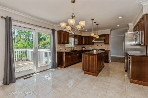 308 Hawthorne Ct, Antioch, IL 60002-2602