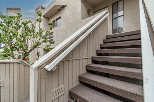 12478 Montecito Rd, Seal Beach, CA 90740-2720