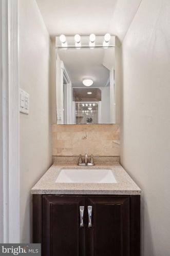 510 11 St, Philadelphia PA 19123-3723 exterior