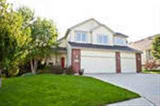 921 186th St, Omaha, NE 68022-5630