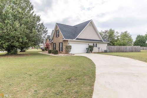 307 Bowens Mill Dr, Bonaire, GA 31005-3170