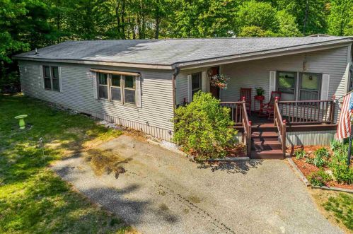 67 Roger Rd, Goffstown, NH 03045-6642