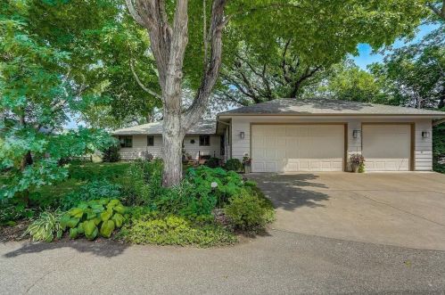 615 2nd St, Hastings, MN 55033-1304