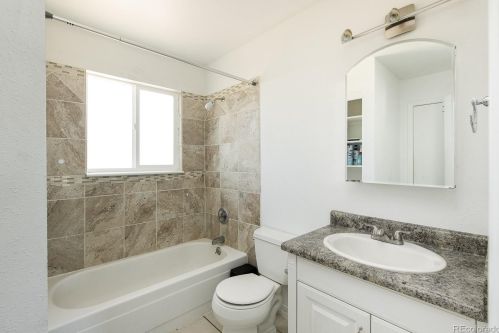 2418 Dawson Way, Aurora CO  80014-2412 exterior