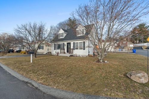 24 Sampson Ave, Providence, RI 02911-2607