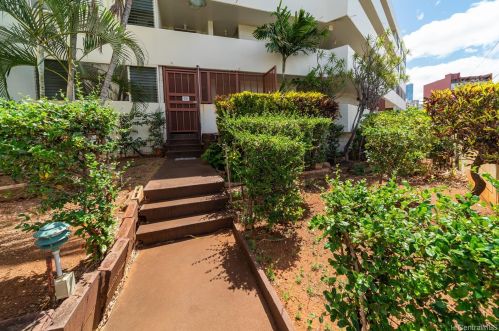 1715 Fern St, Honolulu HI  96826-3612 exterior
