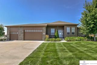 20015 Covington Cir, Gretna, NE 68028-5768